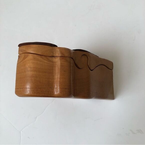 Tucan bird carved wooden puzzle trinket box - Picture 7 of 9